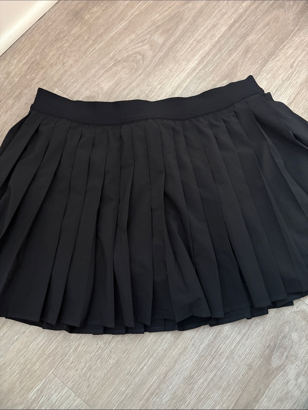 Lululemon black pleated skort size 10